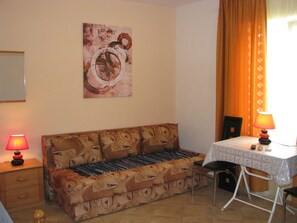 TV, DVD player - Family Two-Bedroom Apartment with Terrace (4-6) (Tivat)