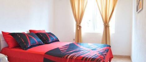 2 bedrooms, iron/ironing board, Internet, bed sheets