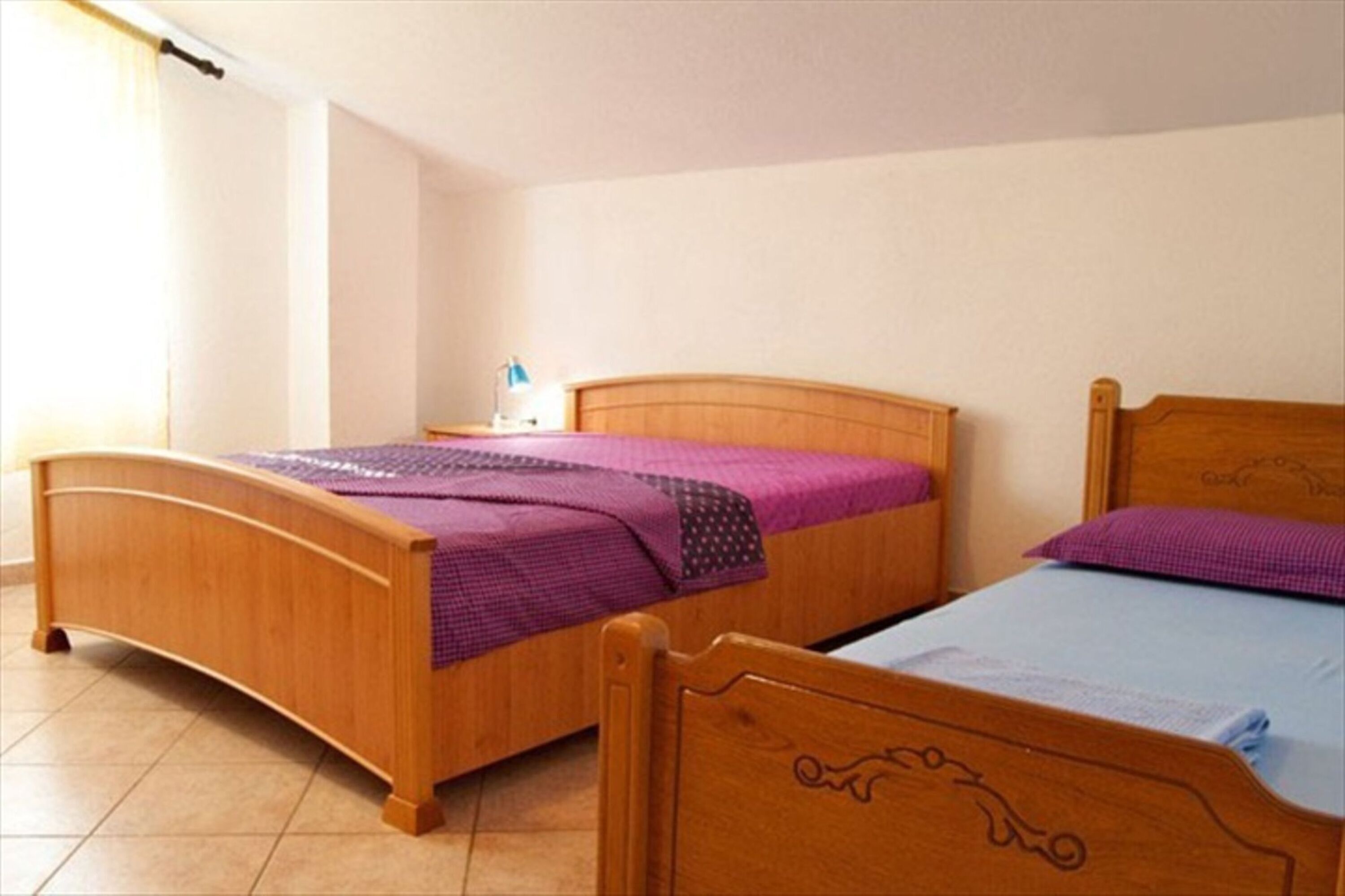 1 bedroom, bed sheets