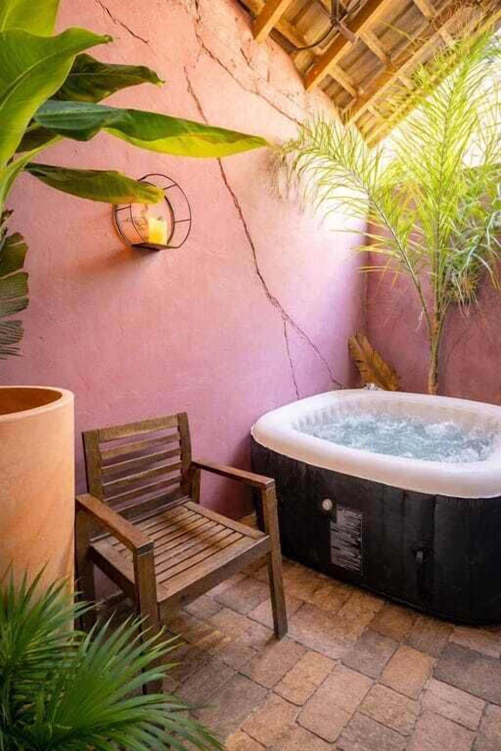 Indoor spa tub