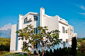 Unclassified image, 2 of 10, button - Standard Studio with terrace/balcony (2 Adults) (Tivat)