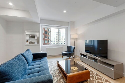 Modern 1BR at Rector Place with Indoor Pool