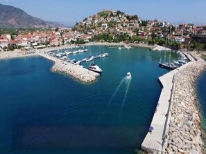 Marina - Glyfada       Villas (Paralio Astros)