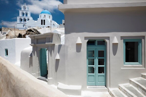 Exterior detail - The Bakaliko Luxury Apartment (Pirgos Kallistis)