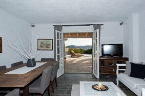Interior - Villa Fragkia/private lounge area, sea view (Kalafatis)