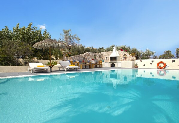 Pool - Elia - Three Bedroom Villa, private pool, sea view (Kamari)