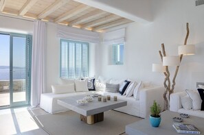 TV - Bluebird Villas – Villa Seabird (Agios Ioannis Diakoftis)