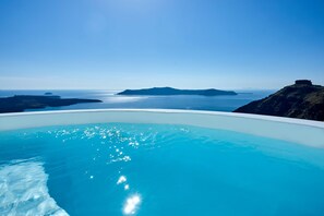 Pool - Nautilus Residence 3 bedroom villa at Firostefani (Thira)