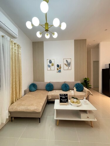 Beachside cozy House staycation Panglao Bohol- 10mins from beach/Airport.