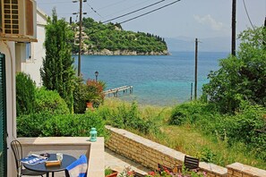 Outdoor dining - Zoulis Sofia in Kalami (Kalami)