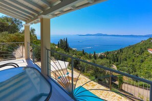Property grounds - Vista Mare Assinia in Kentroma (Kentroma)
