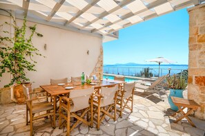 Outdoor dining - Vista Mare Assinia in Kentroma (Kentroma)