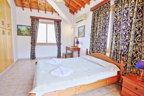 3 bedrooms, iron/ironing board, travel cot, bed sheets - Marilena Sunset Villa Ena (Nea Dimmata)