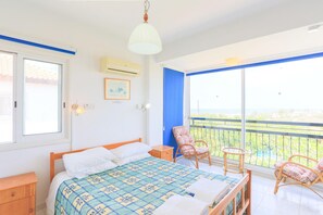 2 bedrooms, iron/ironing board, travel cot, bed sheets - Villa Aphrodite Finiki (Latchi)