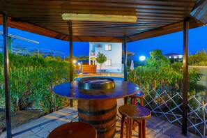 Outdoor dining - Villa Arsinoe Finiki (Latchi)