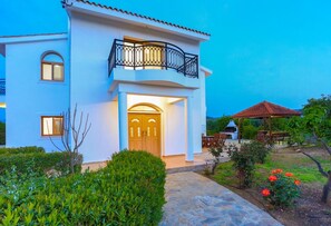 Exterior - Villa Leda Finiki in Latchi (Latchi)