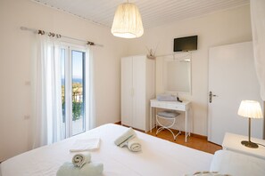 2 chambres, fer et planche à repasser, lit parapluie, draps fournis