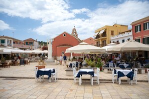 Outdoor dining - Villa Sevi in Loggos (Paxi)