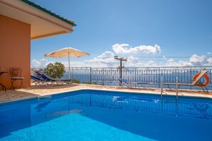 Pool - Villa Ariadni in Nisaki (Nisaki)