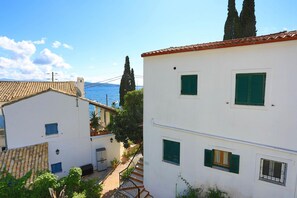Exterior - Zoulis Athina in Kalami (Kalami)