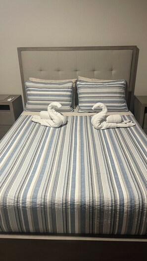 Silitysrauta/-lauta, Wi-Fi, vuodevaatteet