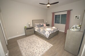 Bügeleisen/Bügelbrett, WLAN, Bettwäsche