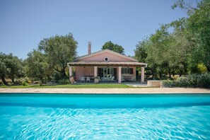 Pool - Villa Cleopatra in Poulades (Poulades)