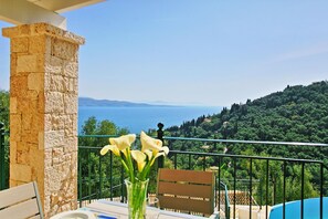 Terrace/patio - Villa Regina in Kentroma (Kentroma)