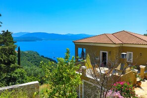 Property grounds - Villa Triantafyllo in Kentroma (Kentroma)