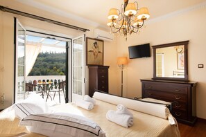 4 bedrooms, iron/ironing board, travel cot, bed sheets - Eleonas in Kato Korakiana (Corfu)