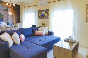 TV, DVD player, books, stereo - Villa Seasunrise in Perama (Koroni)