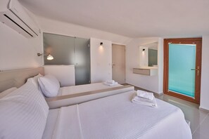 2 bedrooms, iron/ironing board, travel cot, bed sheets - Villa Elmas in Kalkan (Kalkan Belediyesi)