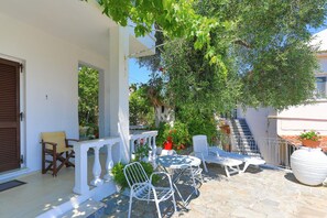 Terrace/patio - Faros Ennea in Gaios (Gaios)