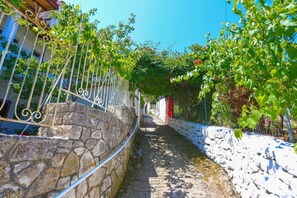 Property grounds - Faros Ennea in Gaios (Gaios)