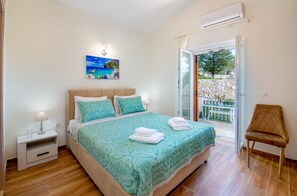 2 Schlafzimmer, Bügeleisen/Bügelbrett, Reisekinderbett, Bettwäsche