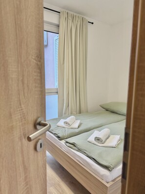 2 bedrooms, iron/ironing board, WiFi, bed sheets - Milo Apartment – Modern 2-Bedroom Apartment in the Center of Koper + Parking (Koper)