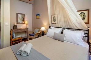 3 bedrooms, iron/ironing board, travel cot, bed sheets - Villa Eleni Paxos in Gaios (Gaios)