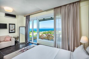 3 bedrooms, iron/ironing board, travel cot, bed sheets - Sunny Villa Grande in Kassandra (Chaniotis)