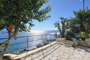 Property grounds - Alexandra Studio in Katavolos (Katavolos)