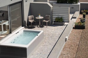 Terrace/patio - Athens Hill - Rooftop Apartment with Hot Tub (Kallithea)