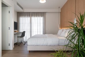 Room - Athens Hill - Rooftop Apartment with Hot Tub (Kallithea)