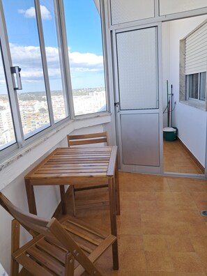 Dining - T1 Torre 20 17G FANTÁSTICO 80M PRAIA 4 PESSOAS (Quarteira)