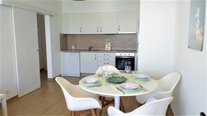 Dining - T1 Mira Praia 7 50M PRAIA VISTA MAR WI-FI 4 PESSOA (Quarteira)