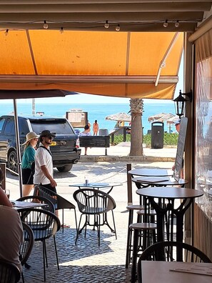 Outdoor dining - T1 Mira Praia 7 50M PRAIA VISTA MAR WI-FI 4 PESSOA (Quarteira)