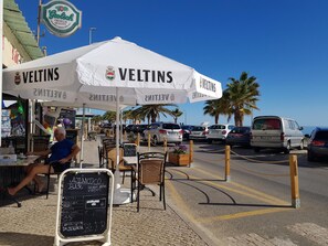 Outdoor dining - T1 Pontemira 5 - 50M PRAIA WI-FI 4 PESSOAS (Quarteira)