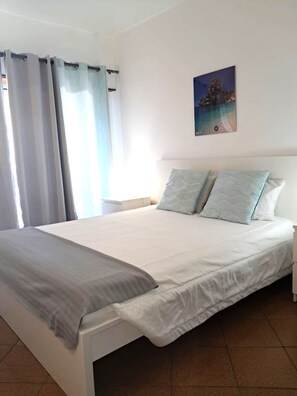 2 bedrooms, free WiFi, bed sheets - T2 M.Praia 4E 80M PRAIA wi-Fi 6 PESSOAS (Quarteira)