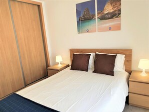 1 bedroom, iron/ironing board, free WiFi, bed sheets - T1 Dunas 7D 150M PRAIA A/C 4 PESSOAS (Quarteira)