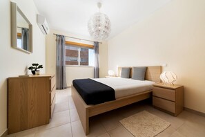 1 bedroom, iron/ironing board, free WiFi, bed sheets - T1 VARANDAS FORTE Piscina Ar cond. Garagem (Quarteira)