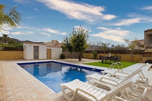 Pool - Villa Majestic in Agia Marina Chrysochous (Agia Marina Chrysochous)