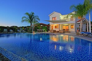 Pool - Villa Skouli in Skoulli (Skoulli)